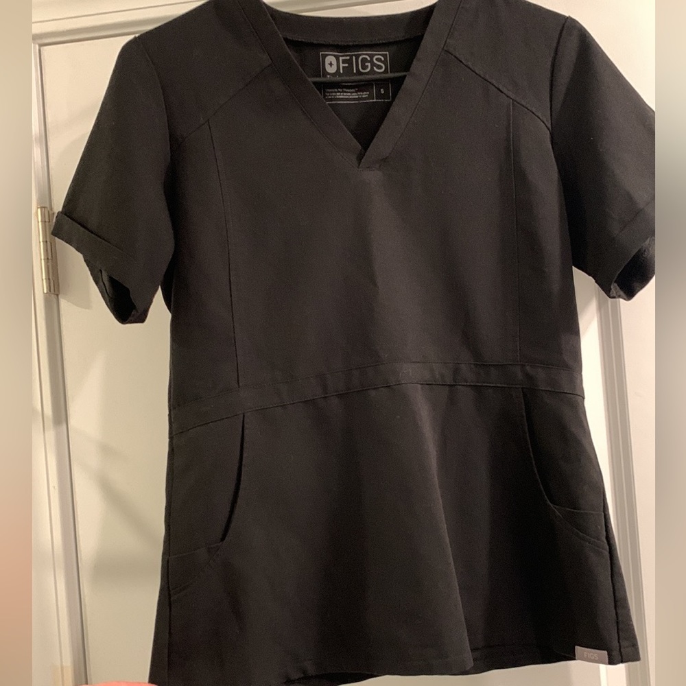 Figs Flores Peplum Scrub Top